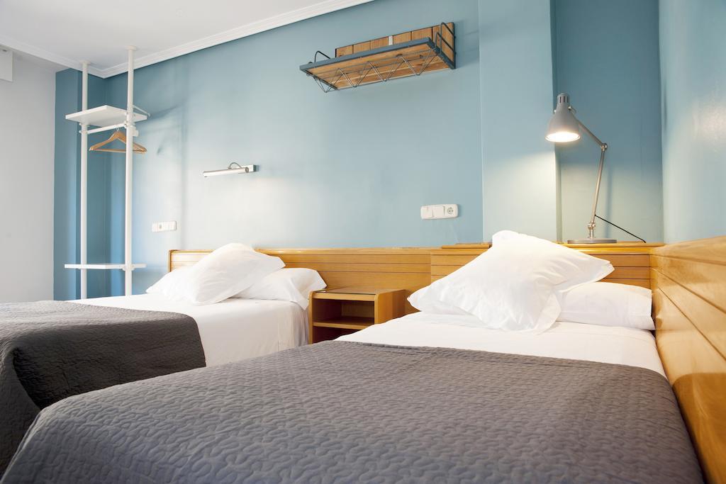 Apartamentos Sabinas Don Jaime Zaragoza Rum bild
